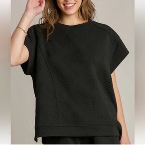 NWT, Umgee Black Textured Short Sleeve Top